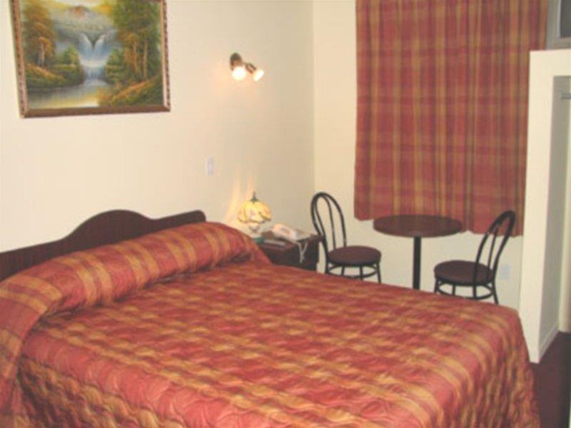 Econo Hotel Montréal